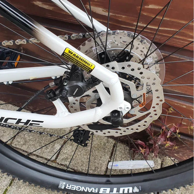 2021 GT Avalanche Comp Mountain Bike in Black
